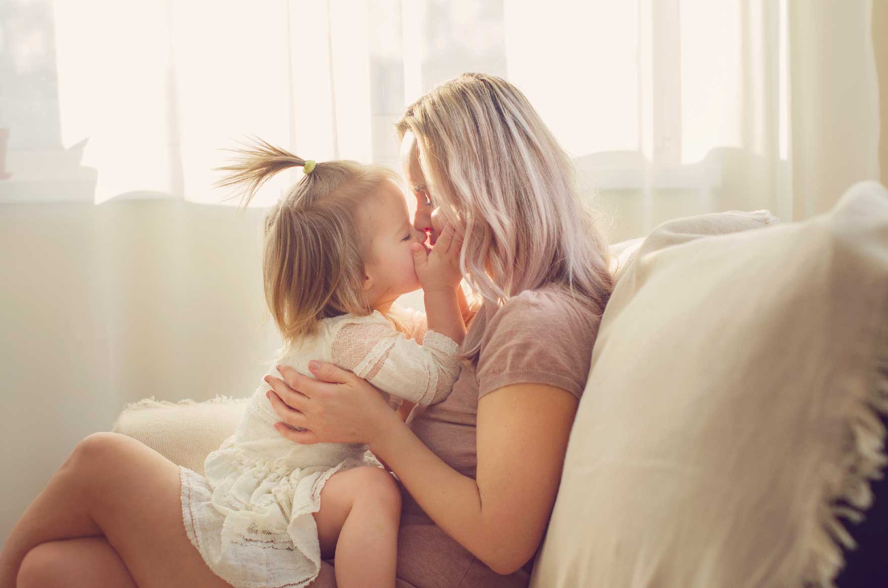 maman enfant heureuse